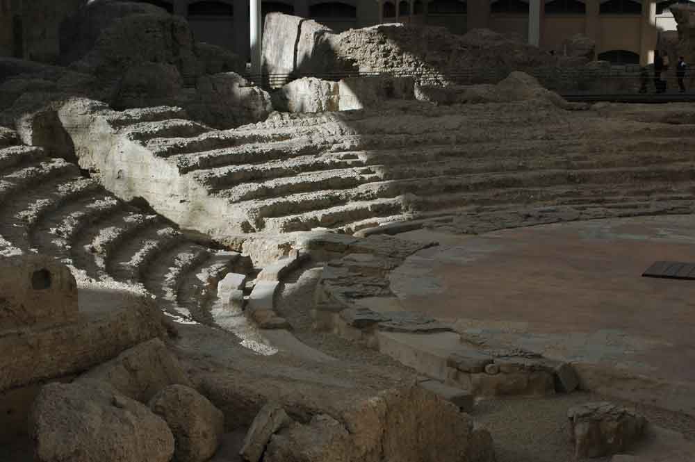 Zaragoza 66 - palacio de la Aljafería - teatro de Caesaraugusta.jpg